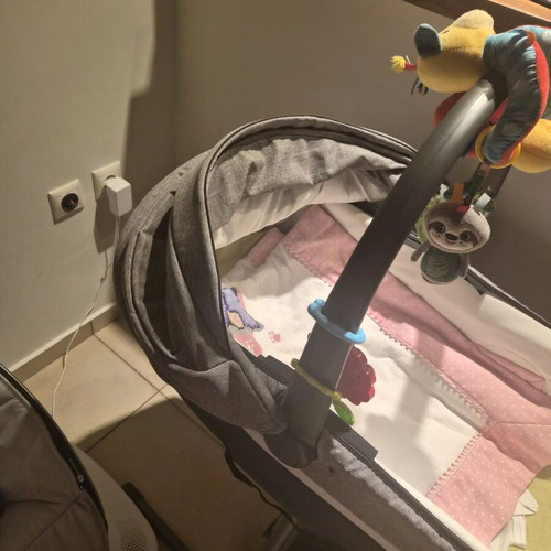 Inglesina Portbebe with Base like new