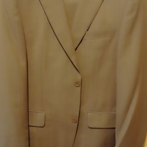 Bitsiani Suit Size 42 like new