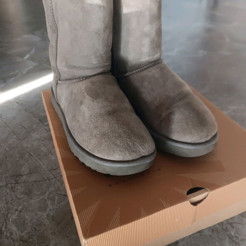 Ugg Australia grey boots size 38 like new