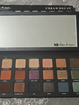 Urban Decay Born to Run παλέτα σκιών ματιών σαν καινούργια