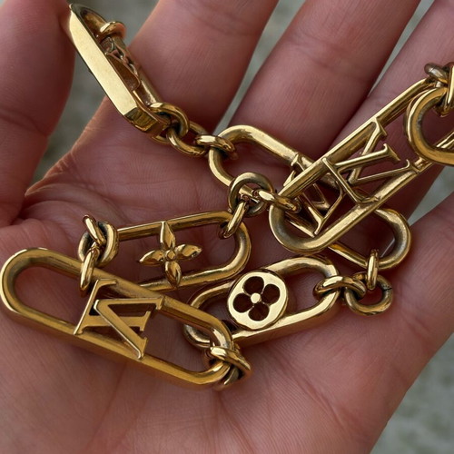Louis Vuitton My LV Solid Chain necklace used, gold color