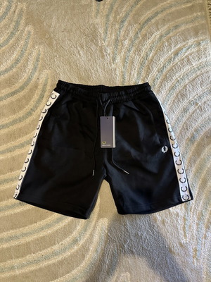 Fred Perry men's shorts new, size Large, black
