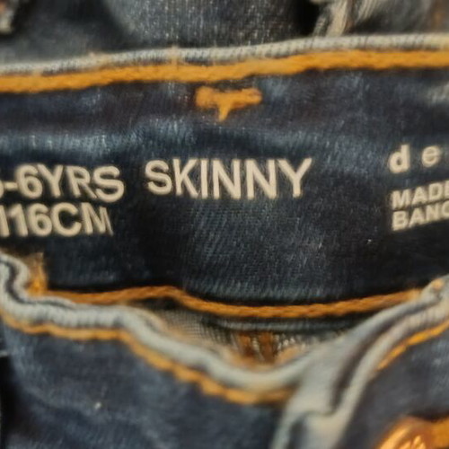 Boys' clothing set like new, 5 jeans, 2 sweatpants, 3 shorts