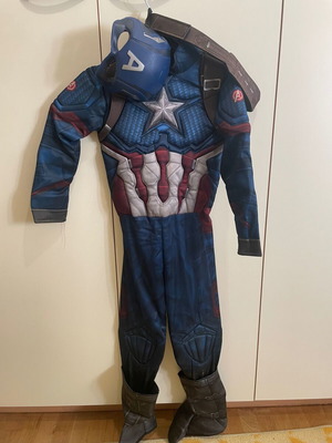 Seven carnival children's costumes like new for boys and girls