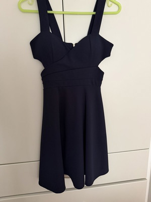 Mini dress cut out like new, blue, one size