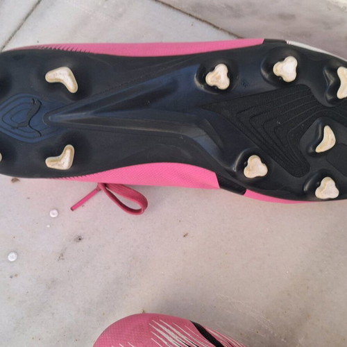 Puma Ultra ποδοσφαιρικά παπούτσια μεταχειρισμένα με τάπες μέγεθος 38
