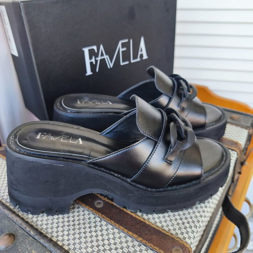 Favela women's platform sandals like new, black, size 38