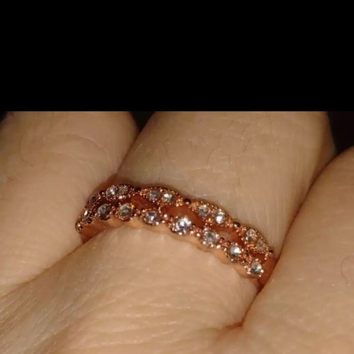Delicate Split Ring new, rose gold with white crystals