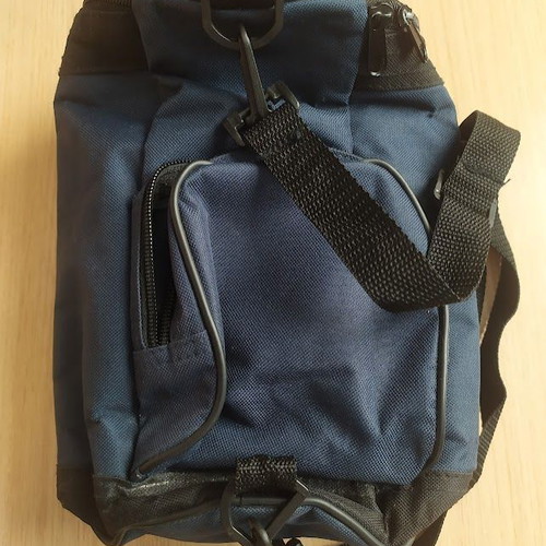 Insulated travel bag like new, blue, with external pockets
