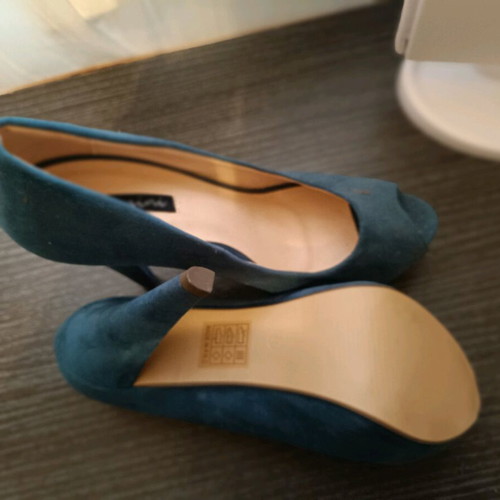 Suede blue pumps like new, size 37