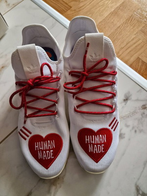 Adidas Pharrell Williams Hu Tennis Human Made 45 like new, collectible
