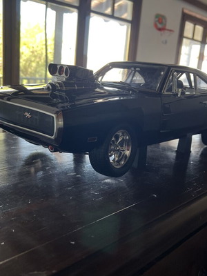 Dodge Charger R/T Fast and Furious κλίμακα 1/8 με φώτα και ήχο σαν καινούργιο
