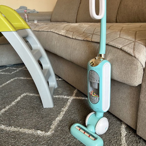 Baby vacuum cleaner toy used, good condition