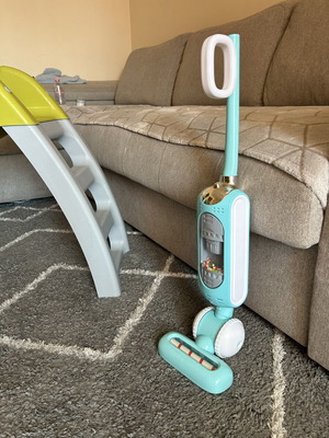 Baby vacuum cleaner toy used, good condition