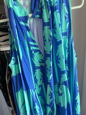 Dress with belt worn once