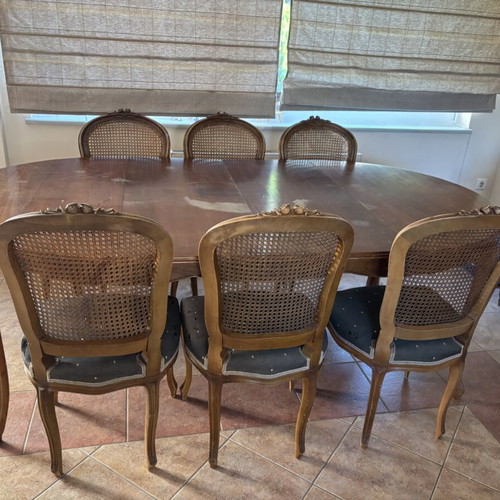 Wooden dining table with 6 chairs, extendable