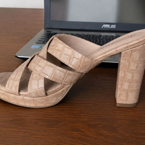 Andrés Machado Nude Croco Mules size 44 like new with 11 cm block heel
