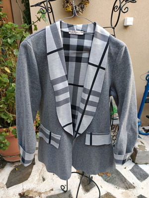 Jacket with distinctive check pattern gray, size S/M, new