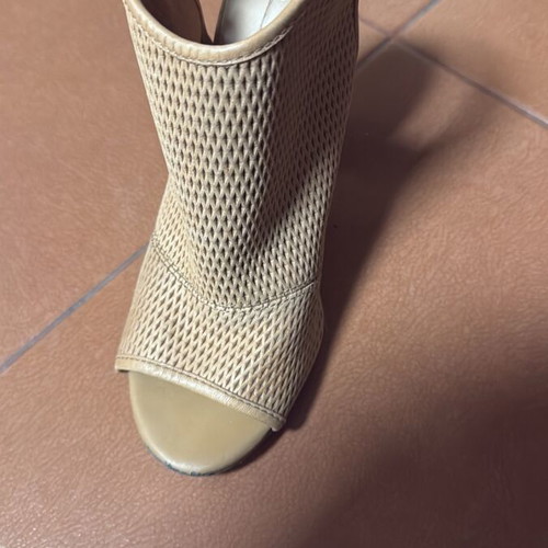 Aldo sandals size 39