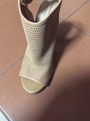 Aldo sandals size 39