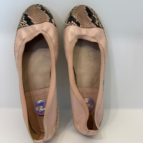 Ras pink leather ballet flats used with snake cap toe size 40