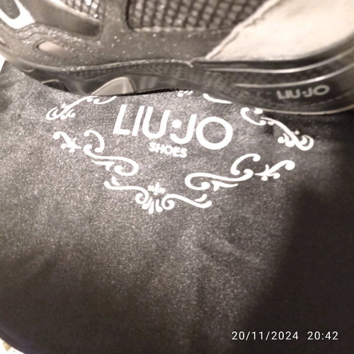Liu Jo athletic boots like new, leather and suede, with fabric bag