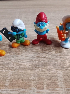 Kinder Surprise Smurfs used, set of 4 figures