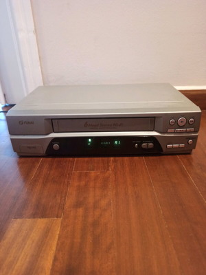 Funai 17A-600 VHS Video Player μεταχειρισμένο, με βλάβη για επισκευή ή ανταλλακτικά