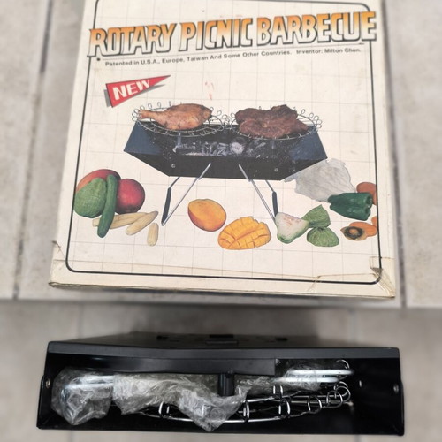 Rotary picnic barbecue grill for camping and balcony