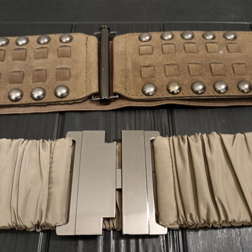 Set of 2 women's elastic beige belts like new