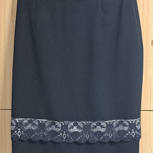Veto skirt black with lace hem, like new, size XL