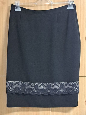 Veto skirt black with lace hem, like new, size XL