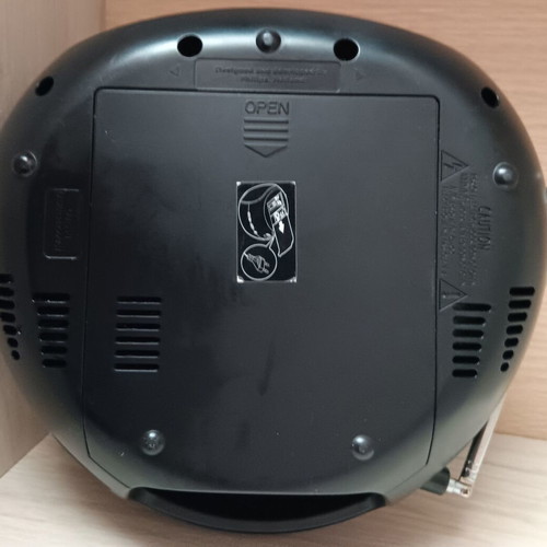 Phillips AZ 1008 radio used, functional without CD