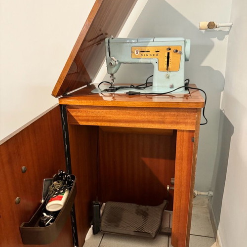 Singer sewing machine used vintage