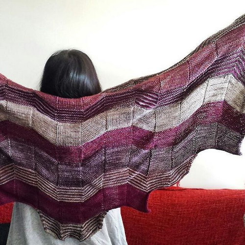 Handmade shawl new, 100% merino wool, gray-purple
