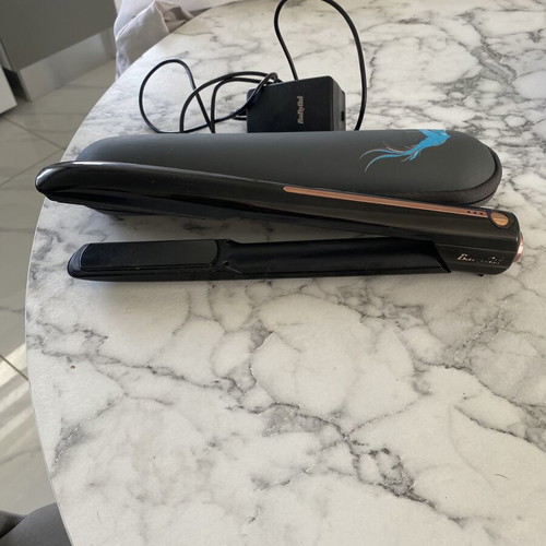 Babyliss Cordless Straighteners like new, 3 settings with charger and case