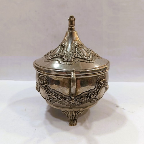 Vintage Silver Plated Victorian Style Sweet Jar like new with embossed decoration