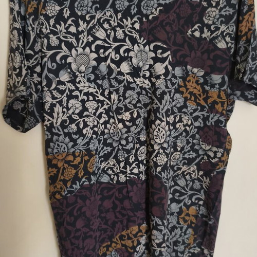 Bershka men's shirt with floral design like new, multicolor