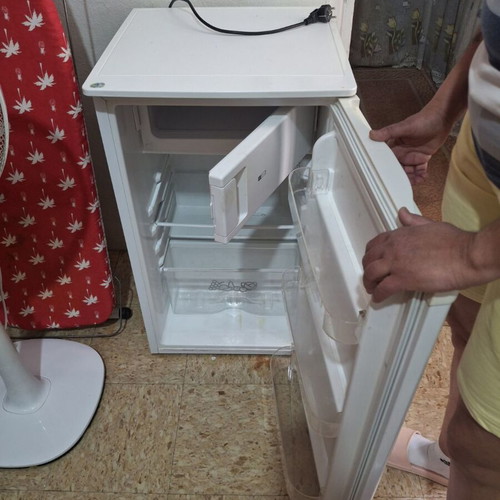 Zanusi mini fridge like new