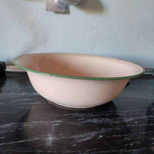 Vintage enamel bowl 30 cm used, cream with green rim