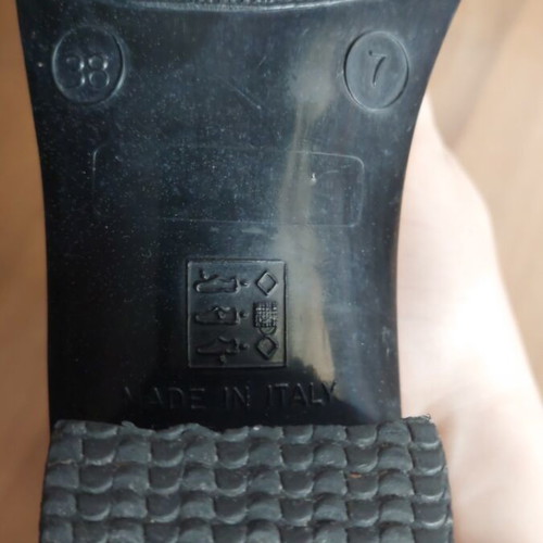 Burberry rain boots like new, size 38, beige multicolor