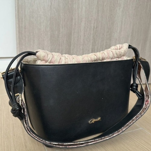 Axel bag like new, crossbody, black and pink