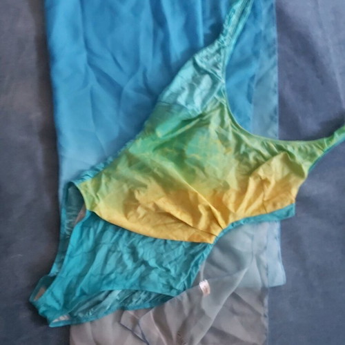 Swimsuit and pareo set like new, sizes XL to 2XL