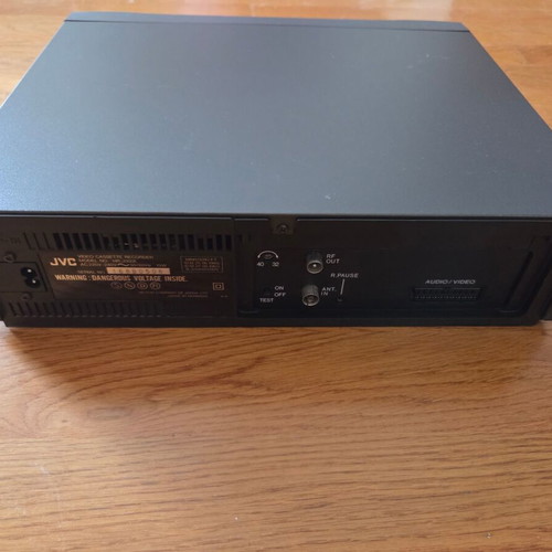 JVC HR-J300E VCR VHS player used, includes SCART cable