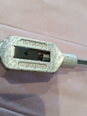 Colaouzon Handle Tool used