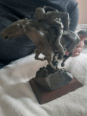 Lightning Line Rider bronze sculpture Dolas 1983 used, Wells Fargo