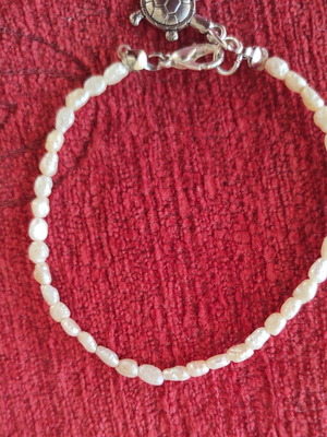 Bracelet handmade with pearls, like new, white
