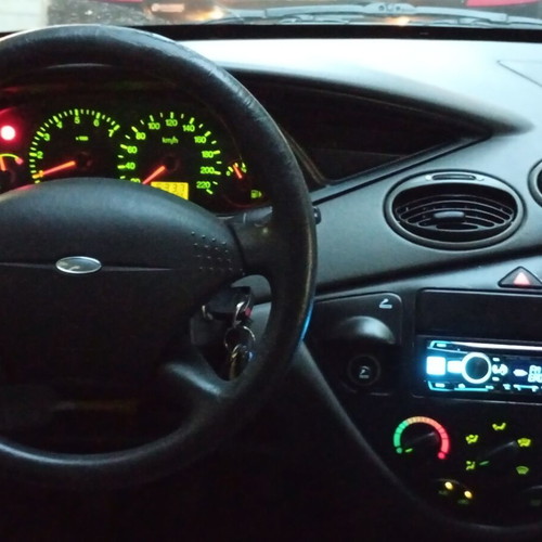 Ford Focus 1999 1600cc used, manual, 100 hp, Alpine radio-cd