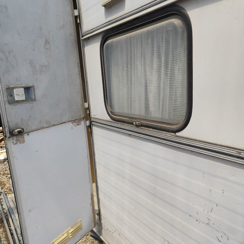 Caravan used with 2 beds, 4 meters long