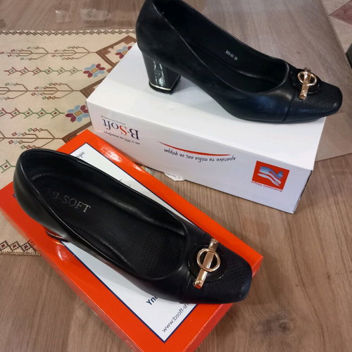 B-Soft black pumps like new, comfortable and elegant size 39
